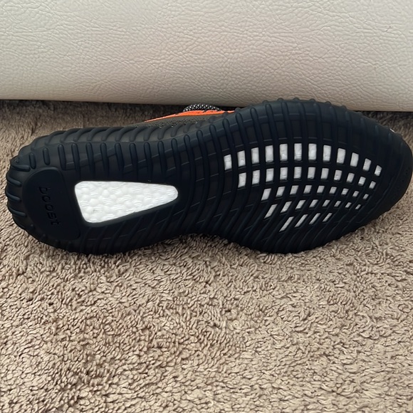 Yeezy 350 Carbon Beluga V2